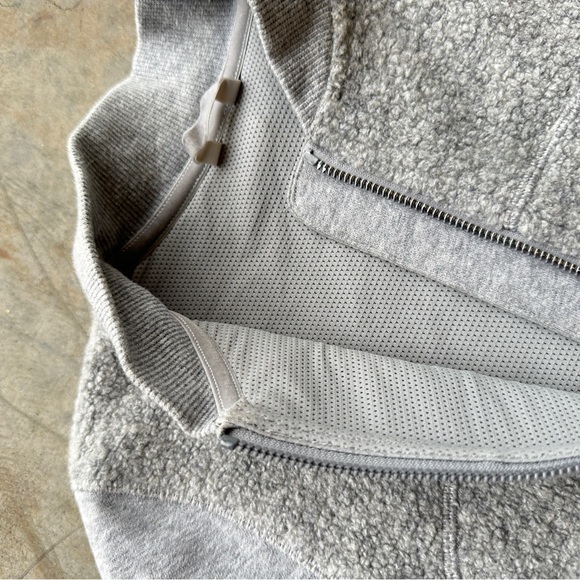 Lululemon stand out Sherpa sweater - Picture 5 of 9